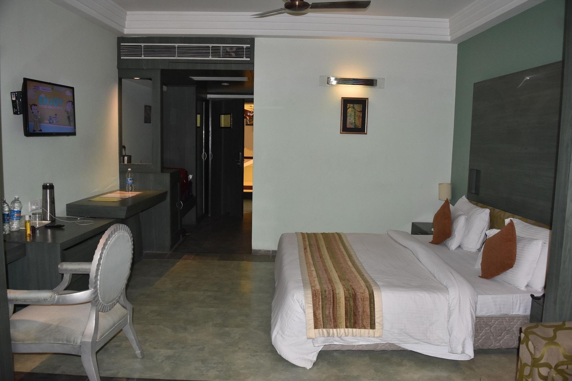 Hotel K C Residency Katra Esterno foto