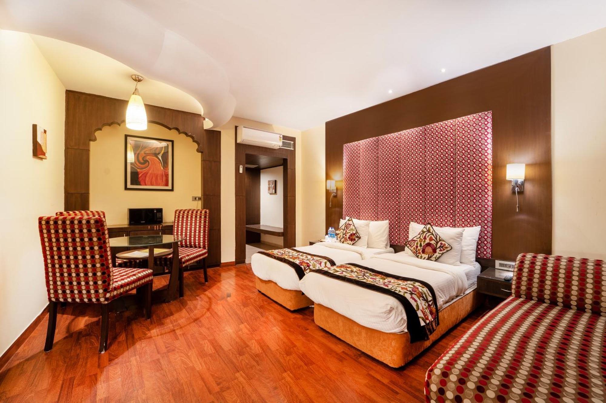 Hotel K C Residency Katra Esterno foto