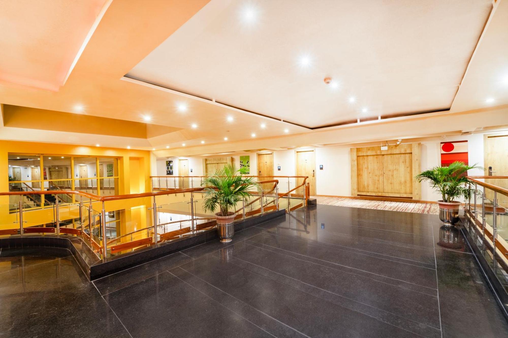 Hotel K C Residency Katra Esterno foto