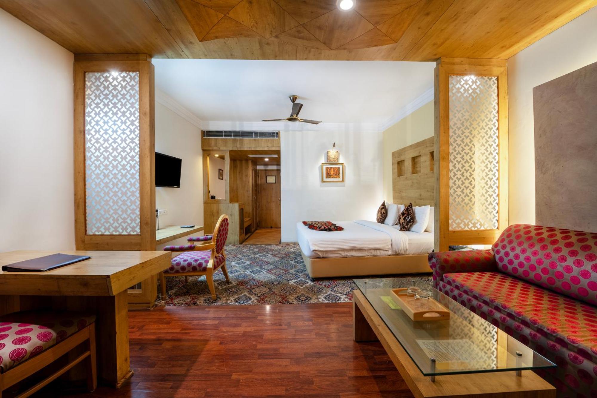 Hotel K C Residency Katra Esterno foto
