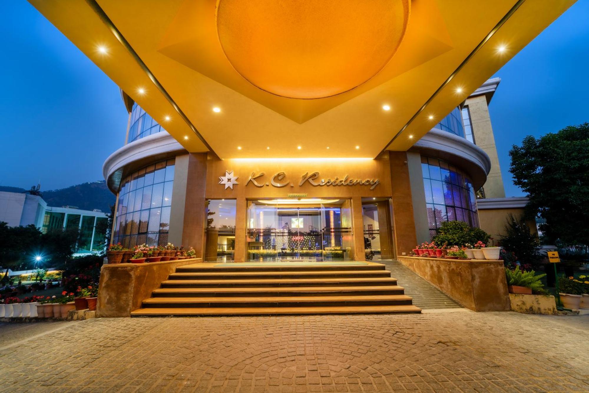 Hotel K C Residency Katra Esterno foto