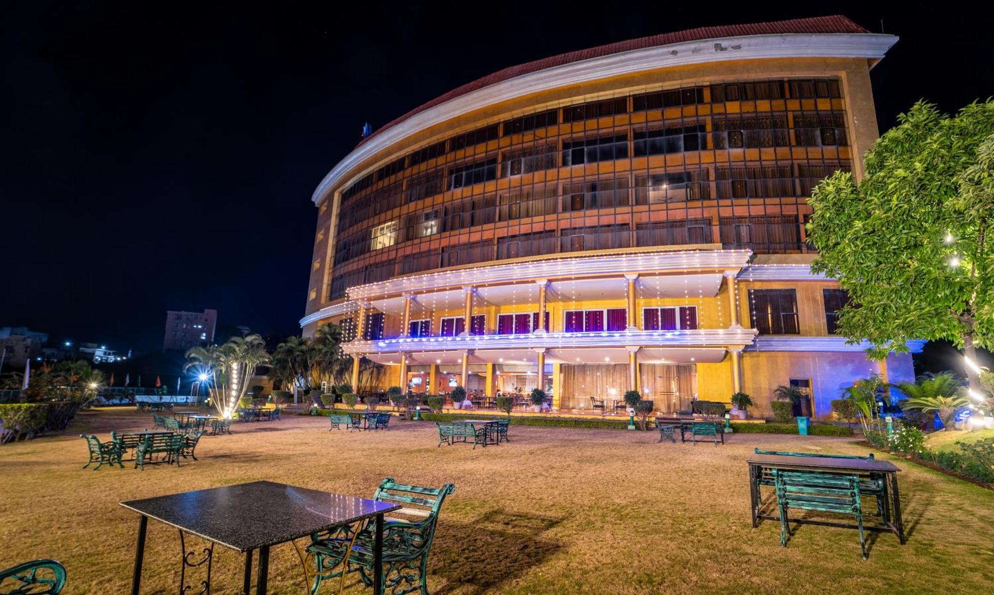 Hotel K C Residency Katra Esterno foto