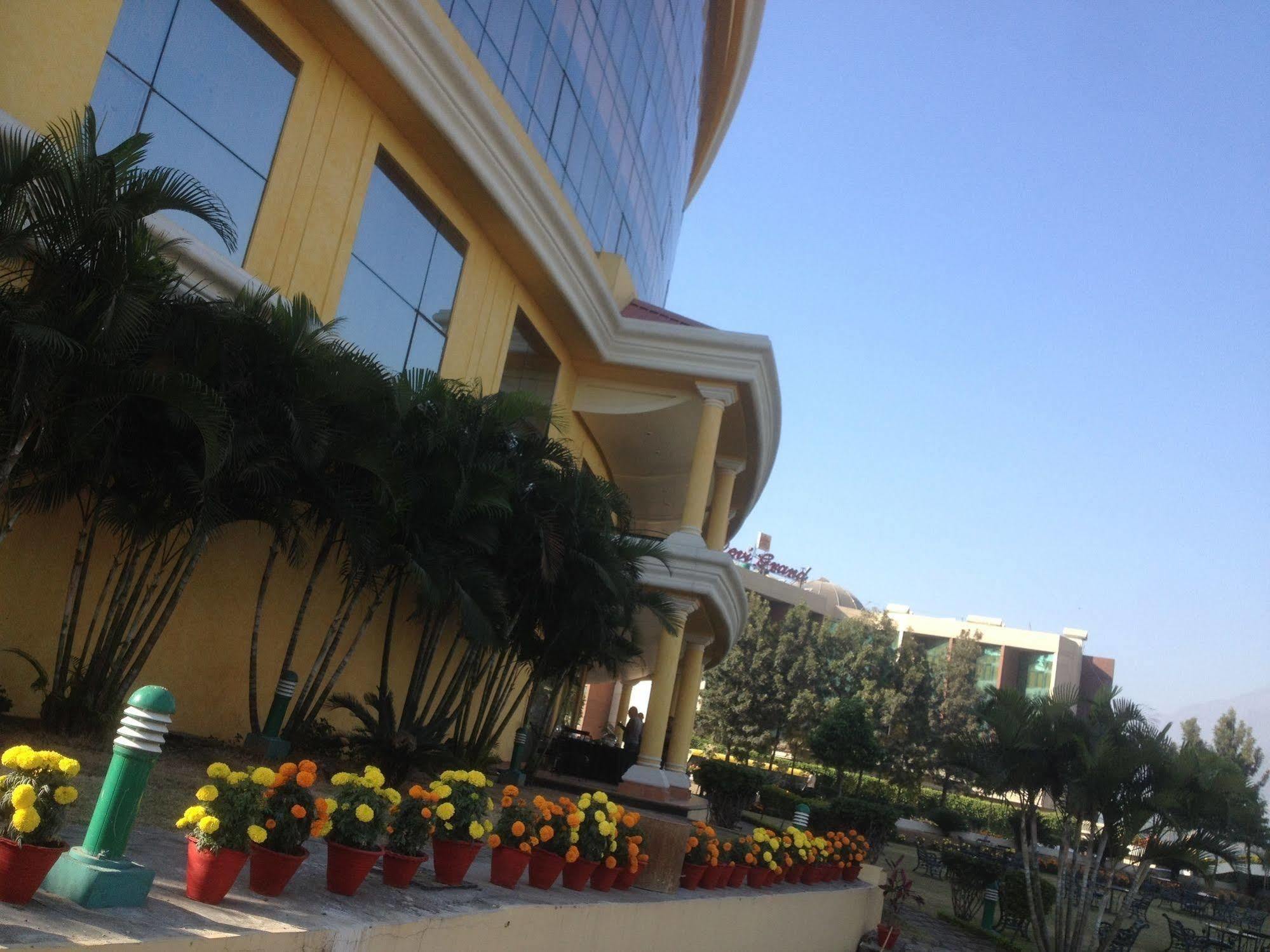 Hotel K C Residency Katra Esterno foto