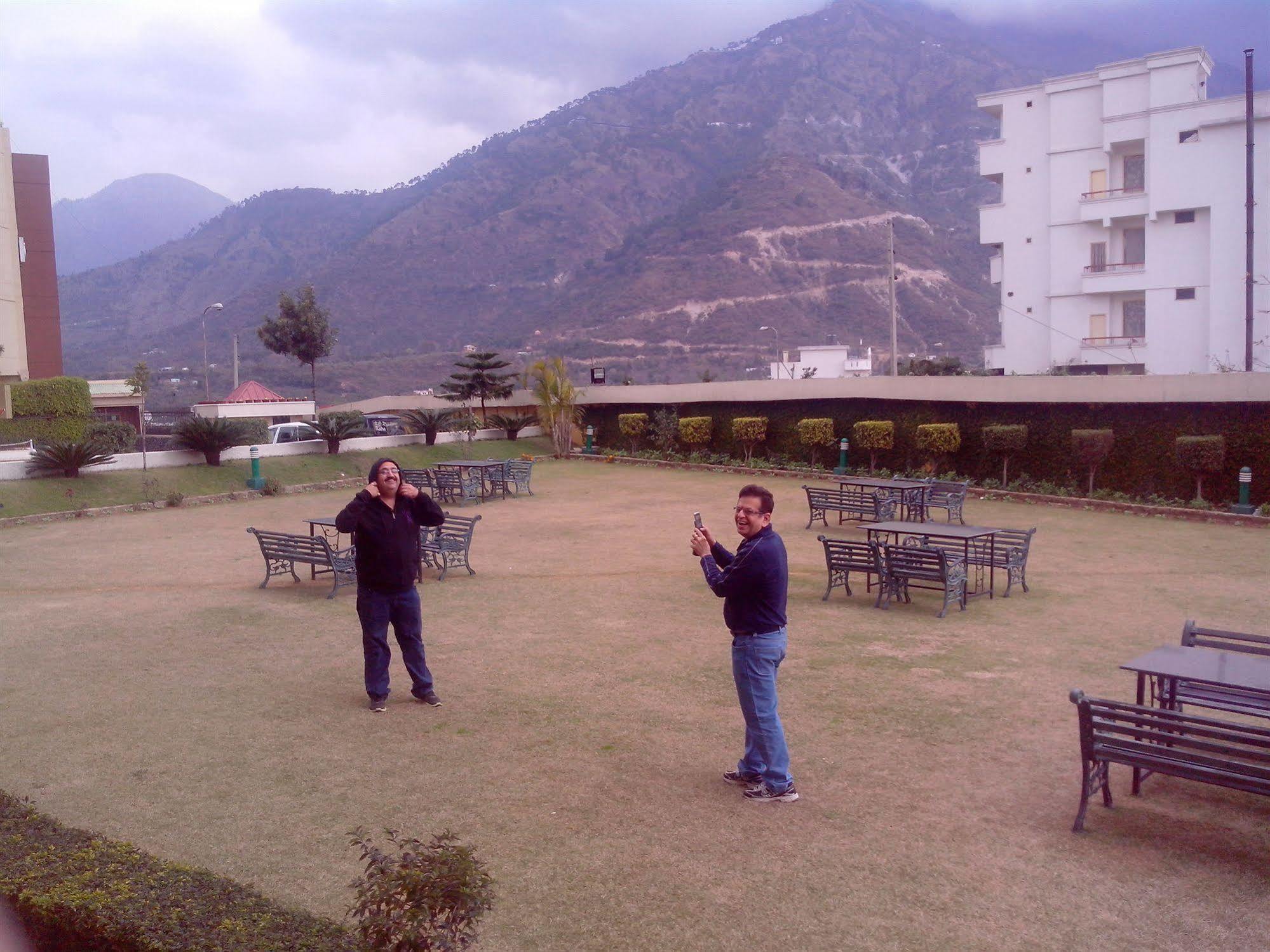 Hotel K C Residency Katra Esterno foto